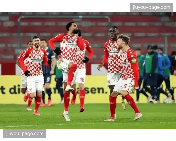 前瞻:保级六分战,美因茨与波鸿均不容有失 前瞻:保级六分战,美因茨与波鸿均不容有失