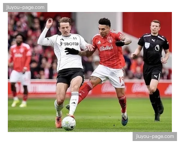 第43分钟精准传中破门，库尼亚与费尔南德斯庆祝关键进球